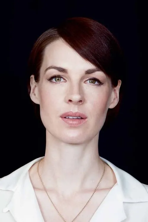 Jessica Raine interpretando a Cath