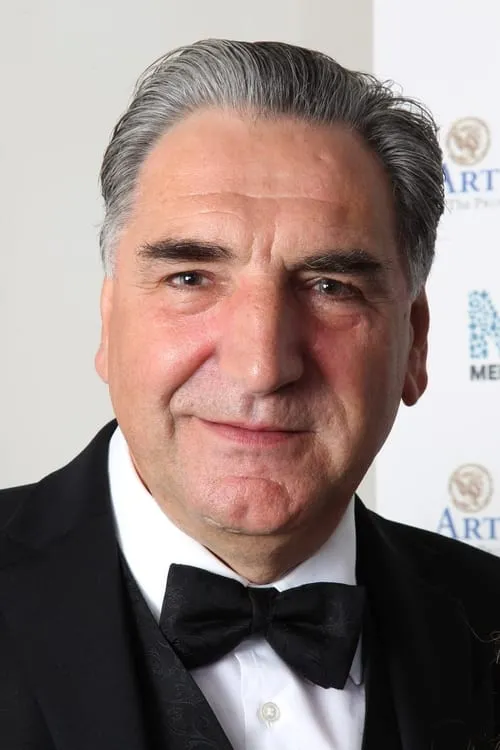 Jim Carter interpretando a The Soldier