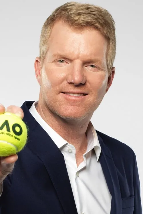 Jim Courier interpretando a Self - Commentator