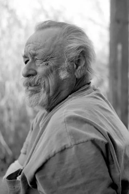 Jim Harrison interpretando a Self