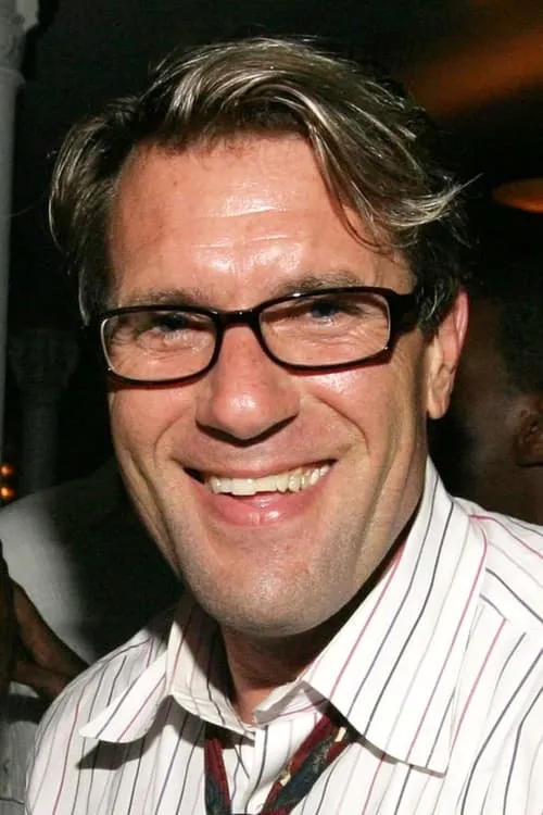 Jim J. Bullock interpretando a Tom