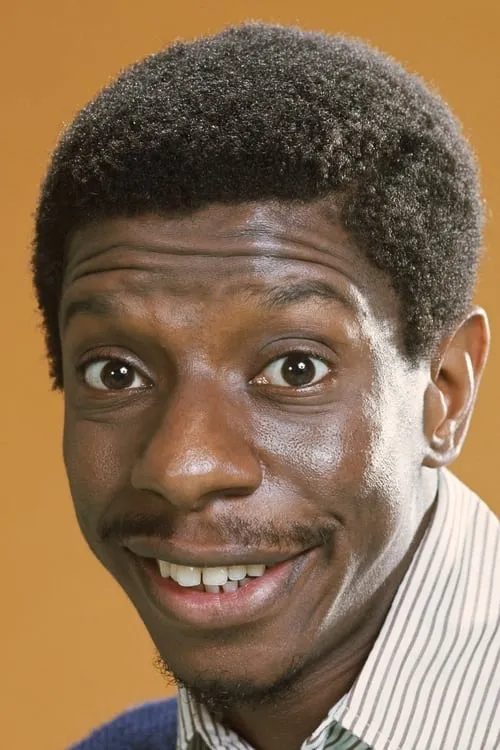 Jimmie Walker interpretando a Mozambo