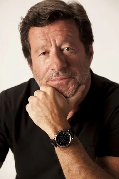 Joaquim de Almeida interpretando a Antonio