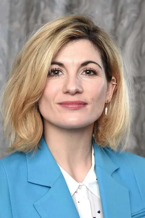 Jodie Whittaker interpretando a Jenny