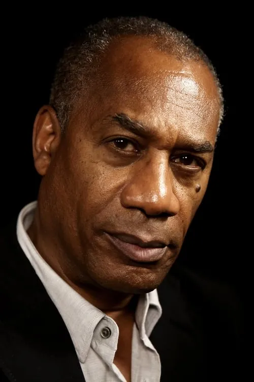 Joe Morton interpretando a Narrator