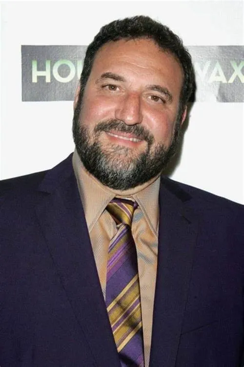 Joel Silver interpretando a Self