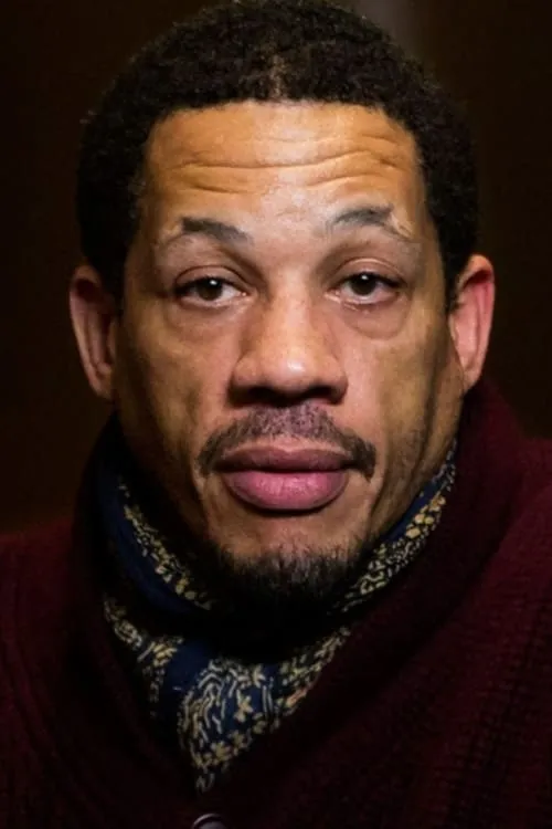 JoeyStarr interpretando a Isaac