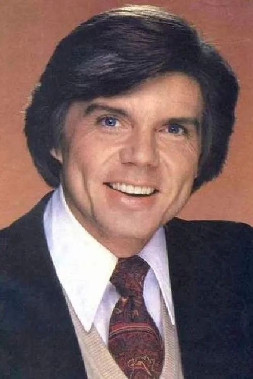 John Davidson interpretando a Walter Tressler