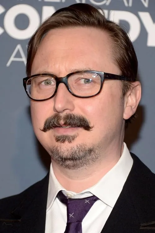 John Hodgman interpretando a Himself