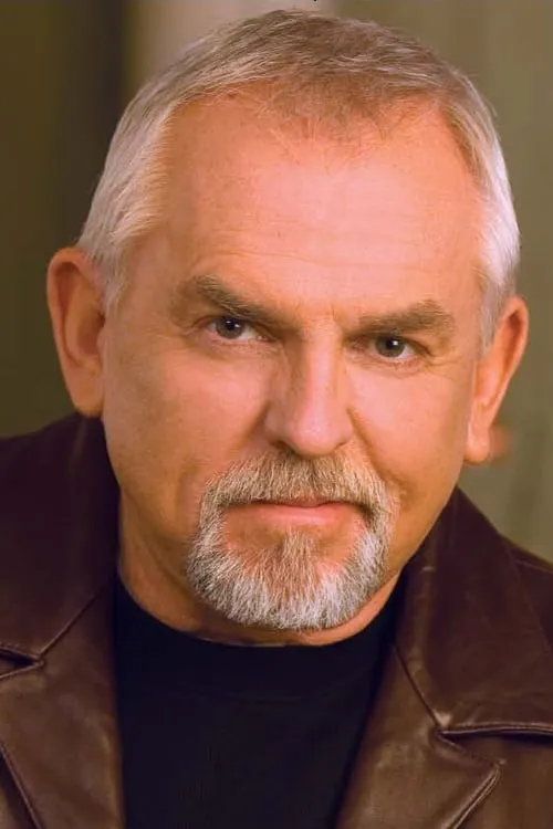 John Ratzenberger interpretando a 