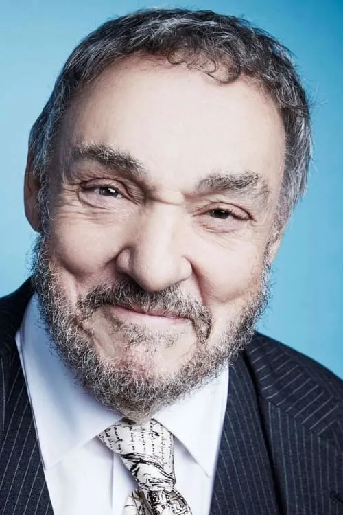 John Rhys-Davies interpretando a Sallah