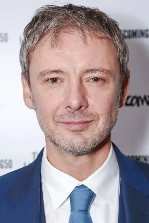 John Simm interpretando a Phil