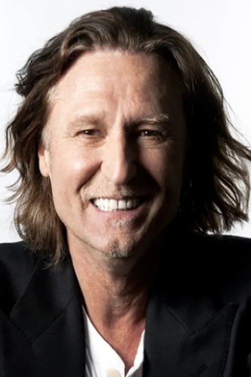 John Waite interpretando a Self