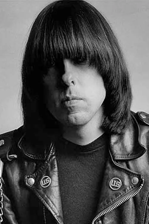 Johnny Ramone interpretando a Guitar