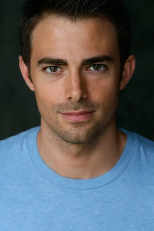 Jonathan Bennett interpretando a Zack Cooper