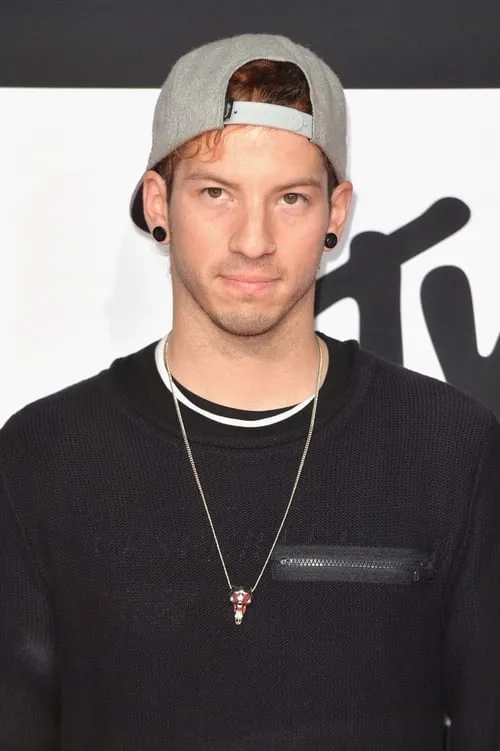 Aaron Ross ha trabajado con Josh Dun en 1 ocasiones