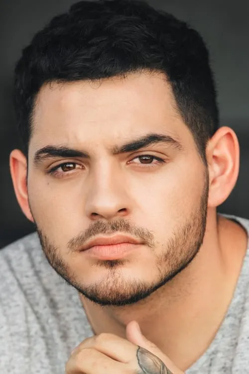 Foto de perfil del actor Josh Lopez en el reparto