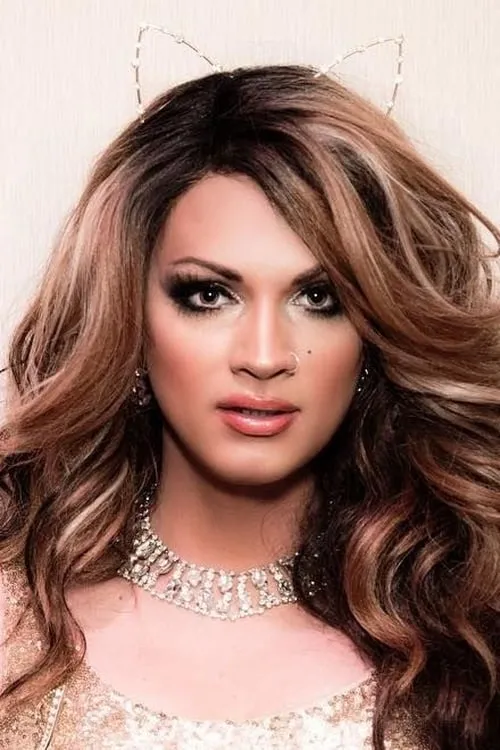 Actor Joslyn Fox