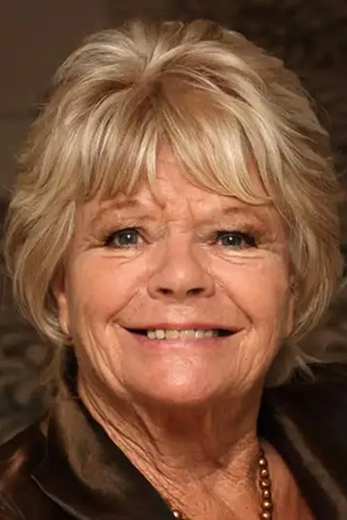 Judith Chalmers interpretando a 