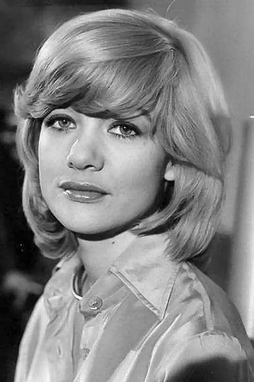 Judy Geeson interpretando a Pamela Dare