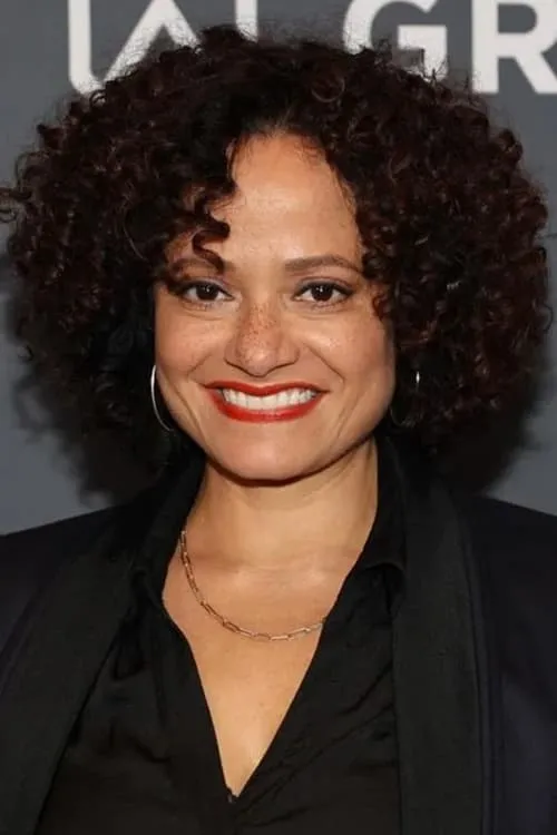 Judy Reyes interpretando a Detective Patterson