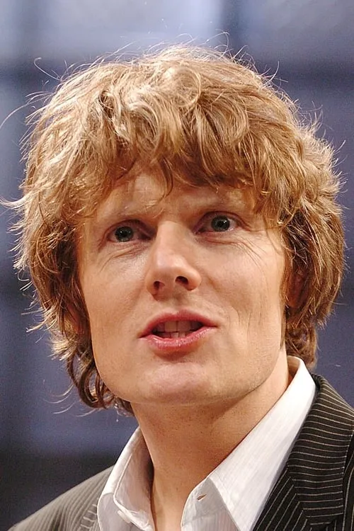 Julian Rhind-Tutt en el reparto