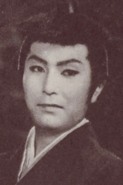 Jūzaburō Akechi interpretando a Saburo Tajima