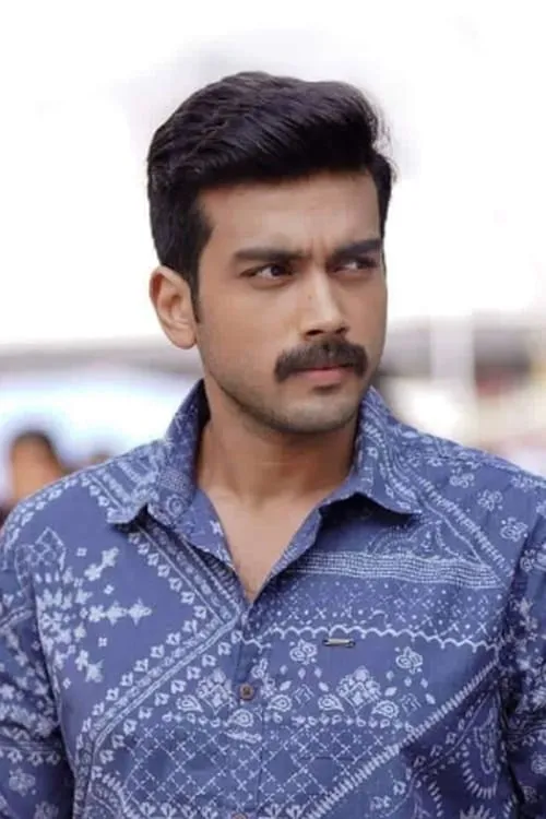 Kalidas Jayaram interpretando a Karthik