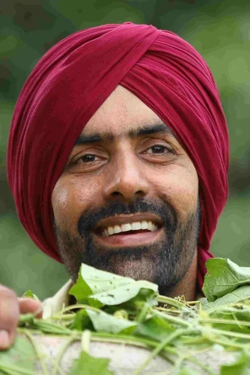 Karamjit Singh Batth interpretando a Kaura