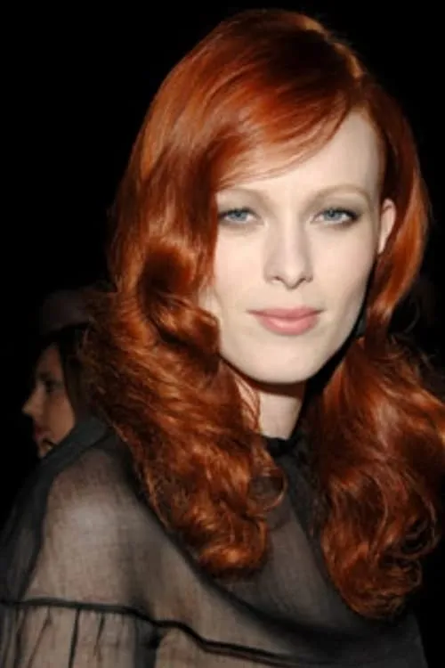 Meghan Roche ha trabajado con Karen Elson en 1 ocasiones