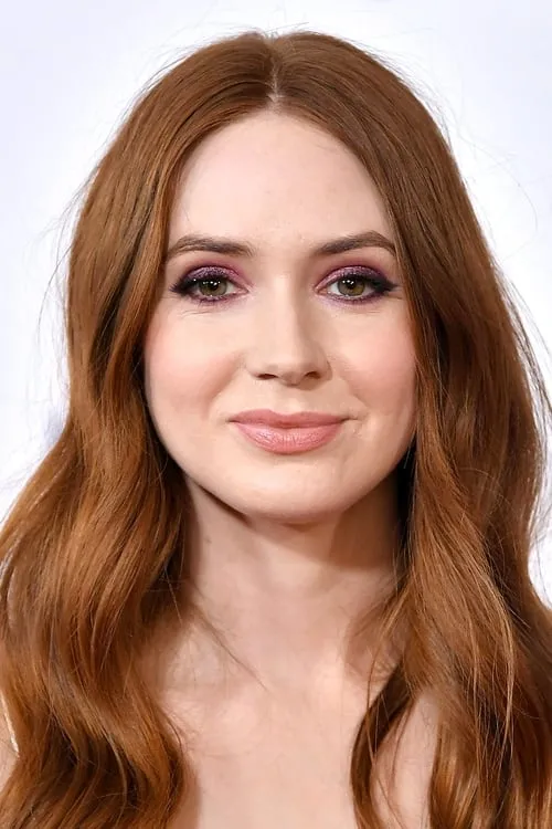 Karen Gillan interpretando a 