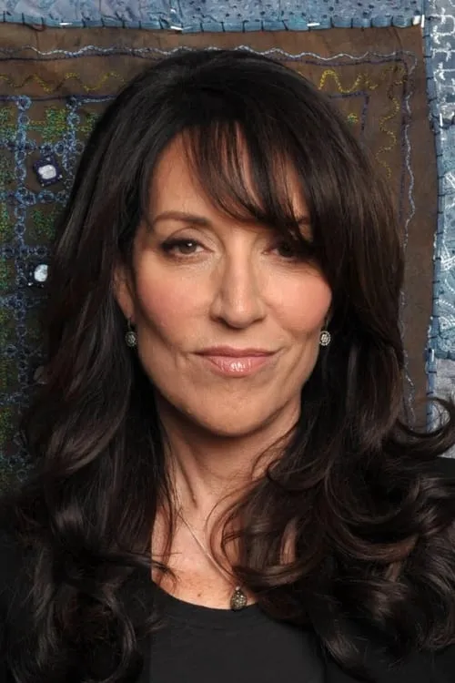 Katey Sagal interpretando a Mom