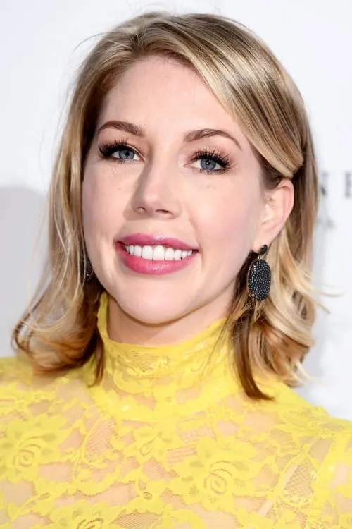 Katherine Ryan interpretando a Herself