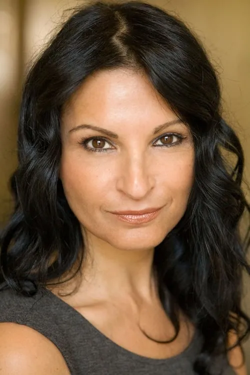 Kathrine Narducci interpretando a Joanna Reed