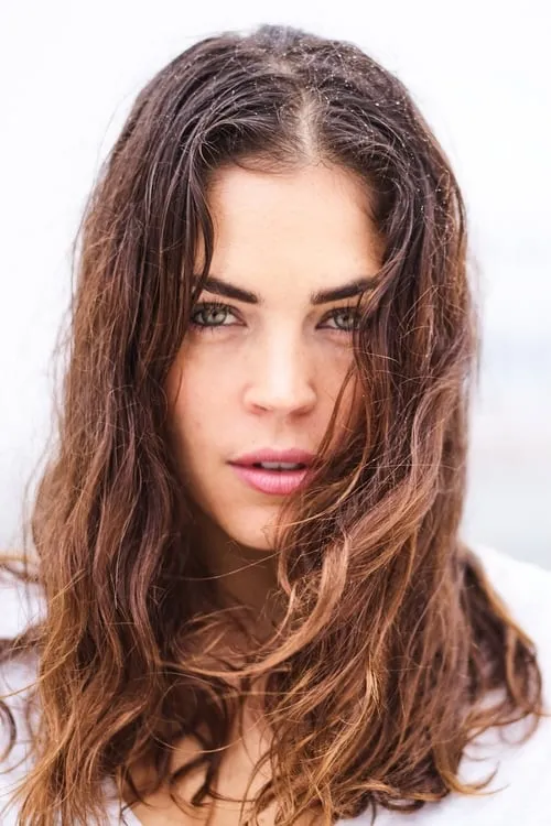 Kelly Thiebaud interpretando a Mary Beth Sweeney