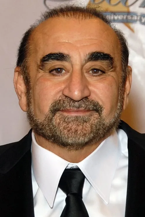 Ken Davitian en el reparto