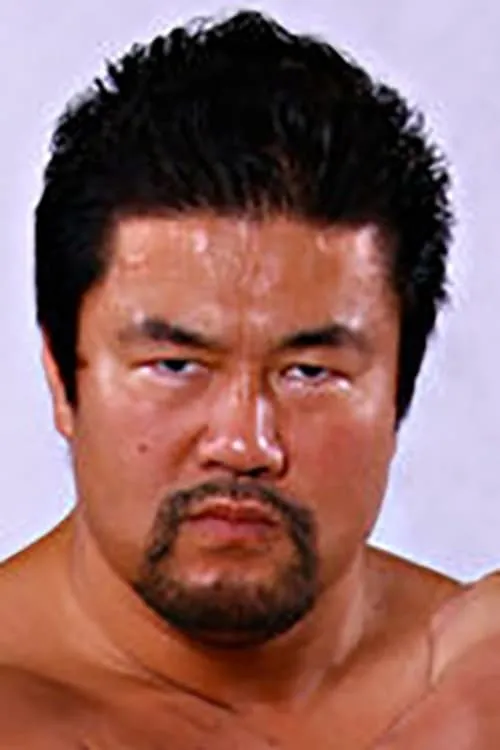 Kensuke Sasaki interpretando a Power Warrior