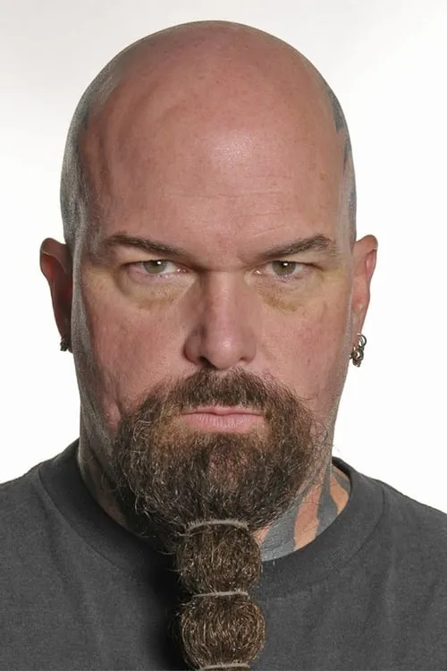 Kerry King interpretando a Himself