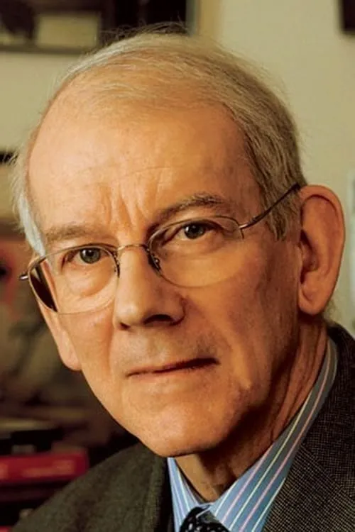 Kevin Brownlow interpretando a Self