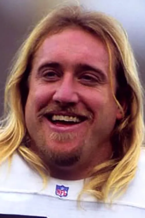 Kevin Greene interpretando a 