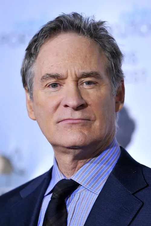 Kevin Kline interpretando a Hampton Roth