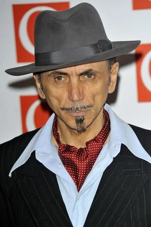 Kevin Rowland interpretando a Self - as Dexys Midnight Runners