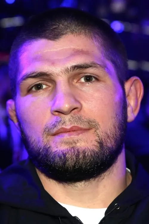 Khabib Nurmagomedov interpretando a Self