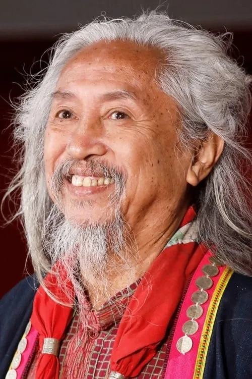 Kidlat Tahimik interpretando a Panaginip Pictures CEO