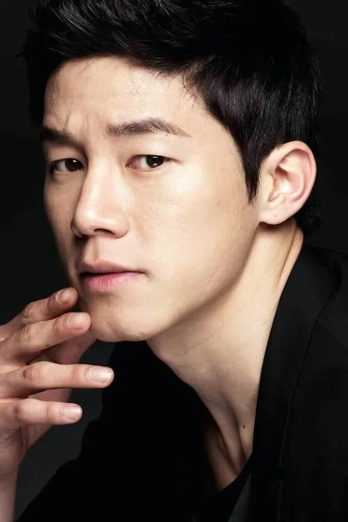 Actor Kim Moo-yul