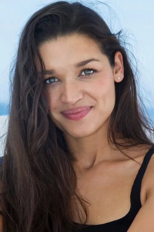 Kim Suzanne Engelbrecht en el reparto