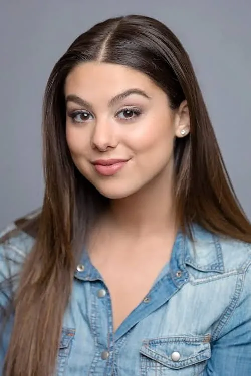 Molly Israel ha trabajado con Kira Kosarin en 1 ocasiones