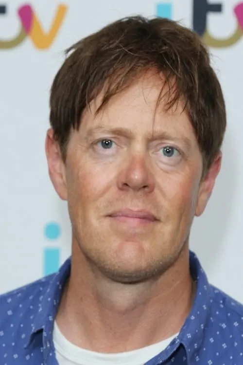 Kris Marshall interpretando a Tom Sanger