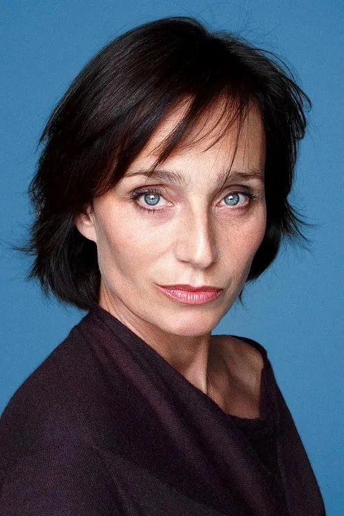 Kristin Scott Thomas interpretando a L'antiquaire