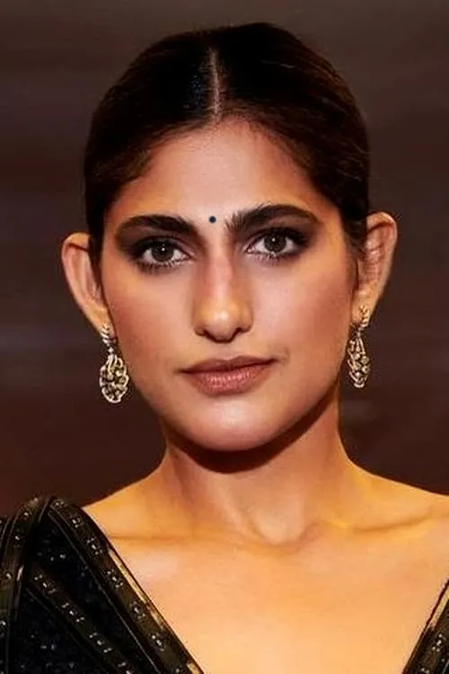 Kubbra Sait interpretando a Bollywood Fantasy Starlet